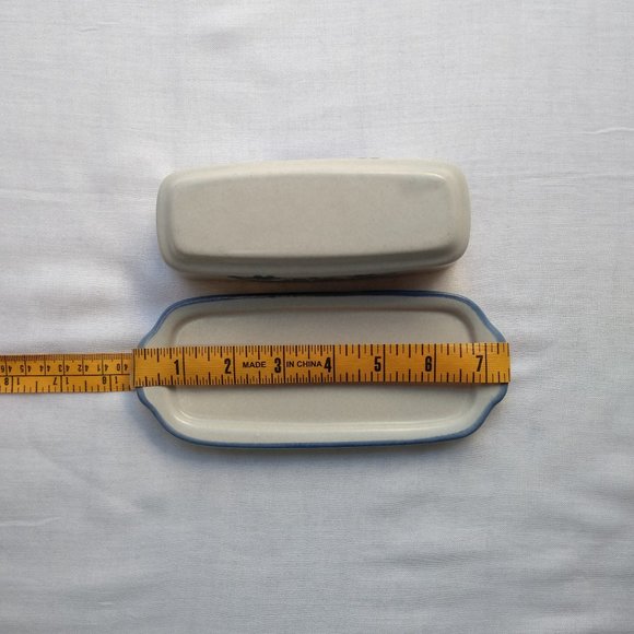 Vintage Pfaltzgraff Stoneware Yorktowne Covered Butter Dish - Picture 5 of 7